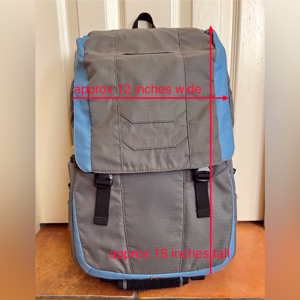 Lowepro Photography Camera Backpack - Picture 3 of 8